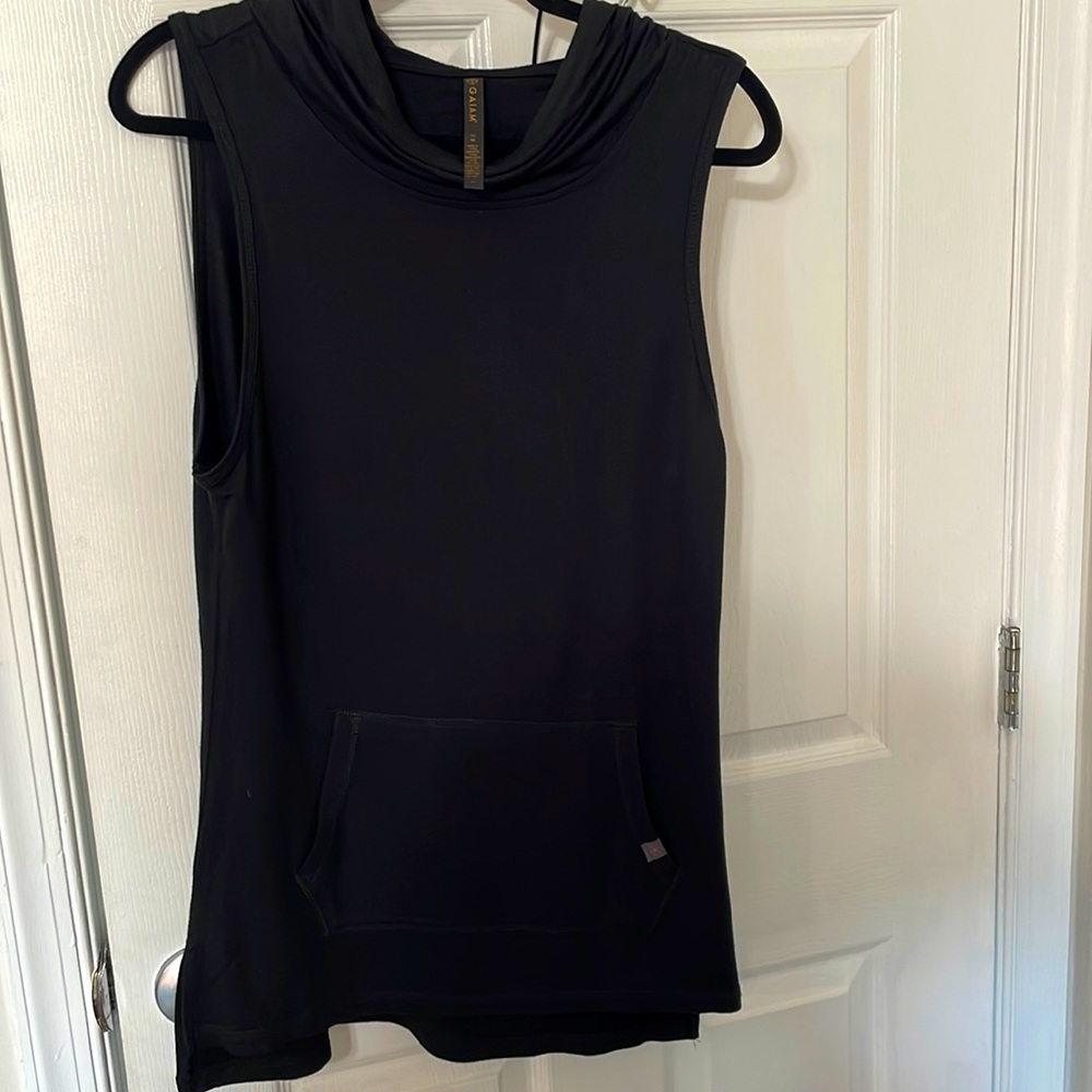 Gaiam black piper sleeveless cowl neck top size medium with hoodie